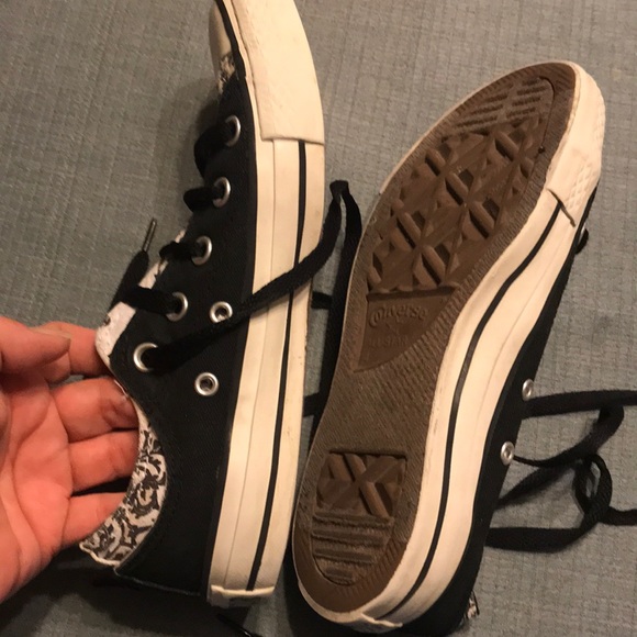 Black and white converse size 6 women - Picture 5 of 8